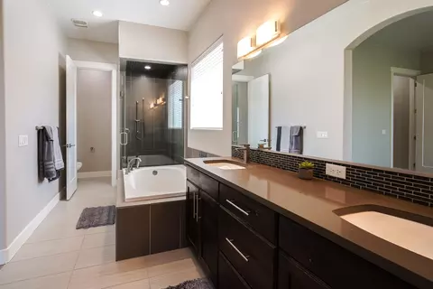 Bath - 1288 E Silver Shadows Dr, Washington, UT 84780 photo 1 of 5