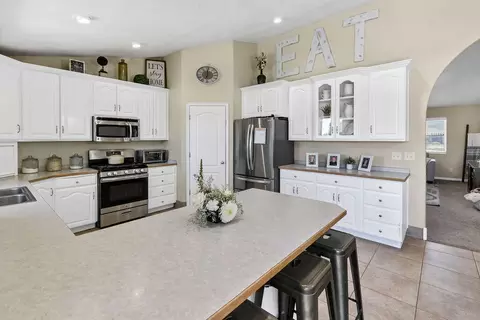 Kitchen - 75 E 100 S, Central Valley, UT 84754 photo 2 of 3