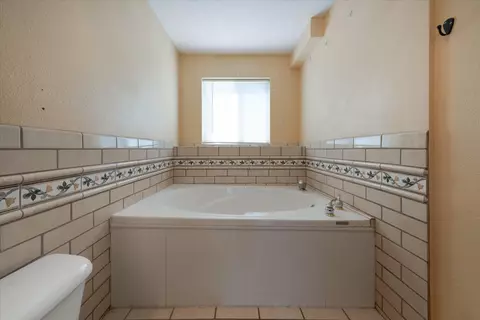 Bath - 58 E Mcgregor Pl, Gunlock, UT 84733 photo 3 of 3