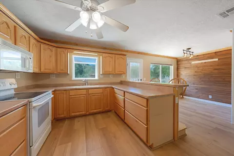 Kitchen - 58 E Mcgregor Pl, Gunlock, UT 84733 photo 3 of 3