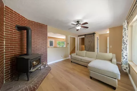 Living - 58 E Mcgregor Pl, Gunlock, UT 84733 photo 3 of 4