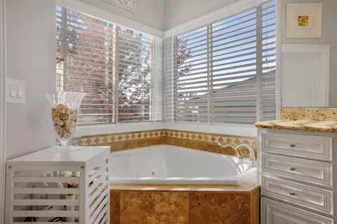 Bath - 2356 N 950 E, Cedar City, UT 84721 photo 4 of 7