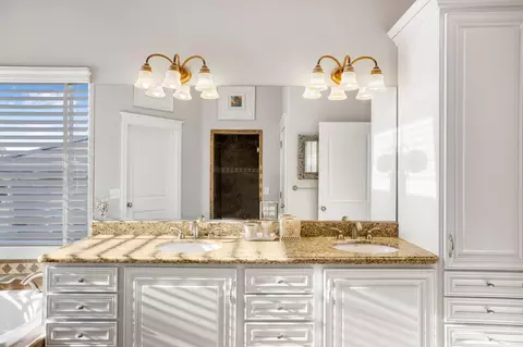 Bath - 2356 N 950 E, Cedar City, UT 84721 photo 3 of 7