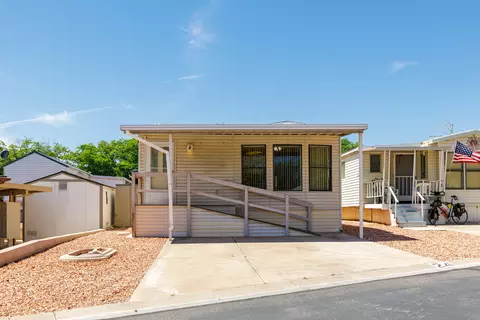 1150 W Red Hills Pkwy #24, Washington, UT 84780
