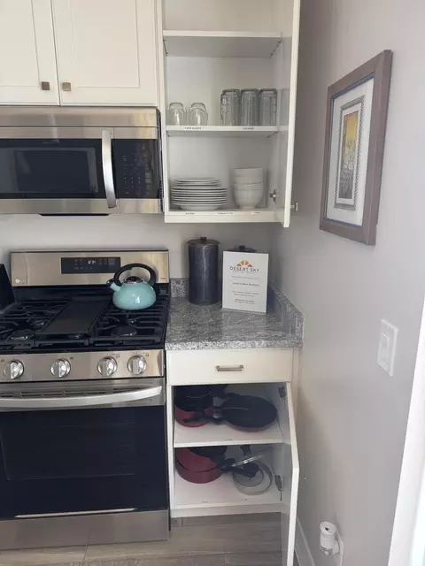 Kitchen - 1181 E Farmhouse Dr, Washington, UT 84780 photo 4 of 4