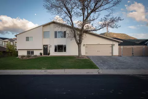 1019 W Cedar Knolls South Dr, Cedar City, UT 84720