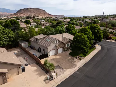 View/Area - 795 E Desert Bloom Ct, Washington, UT 84780 photo 2 of 5