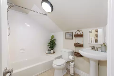Bath - 795 E Desert Bloom Ct, Washington, UT 84780 photo 3 of 4