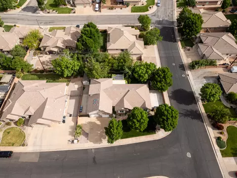 View/Area - 795 E Desert Bloom Ct, Washington, UT 84780 photo 3 of 5