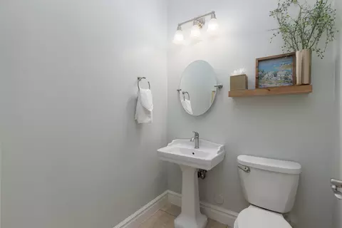 Bath - 795 E Desert Bloom Ct, Washington, UT 84780 photo 1 of 4