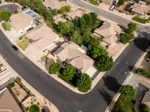 View/Area - 795 E Desert Bloom Ct, Washington, UT 84780 photo 4 of 5