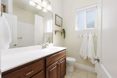 Bath - 795 E Desert Bloom Ct, Washington, UT 84780 photo 4 of 4