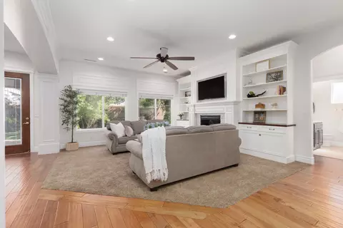 Living - 795 E Desert Bloom Ct, Washington, UT 84780 photo 2 of 2