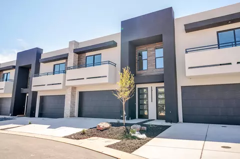 2590 Cougar Trl #5, Santa Clara, UT 84765