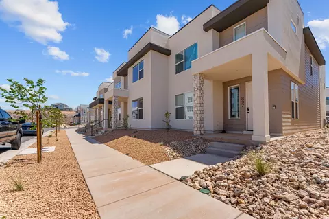 897 W Boxthorn Dr, Saint George, UT 84790