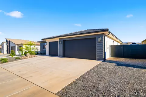 3044 W 670 N, Hurricane, UT 84737