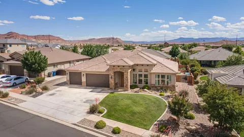 914 E Black Oak Dr, Washington, UT 84780