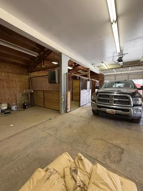 Exterior - 2405 S Lower Boulder Rd, Boulder, UT 84716 photo 11 of 12