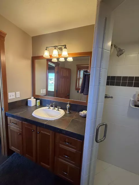 Bath - 2405 S Lower Boulder Rd, Boulder, UT 84716 photo 14 of 14