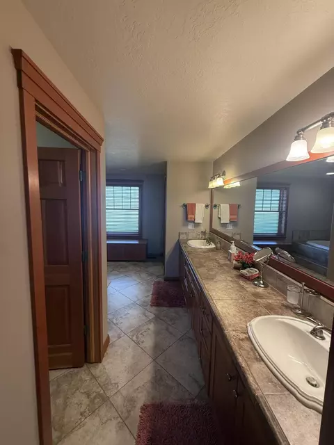 Bath - 2405 S Lower Boulder Rd, Boulder, UT 84716 photo 1 of 14
