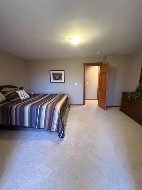 Bedroom - 2405 S Lower Boulder Rd, Boulder, UT 84716 photo 5 of 19