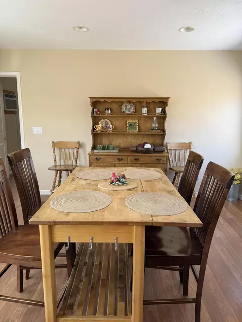 Dining - 2405 S Lower Boulder Rd, Boulder, UT 84716 photo 3 of 4