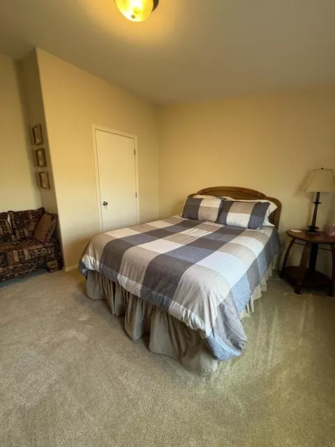 Bedroom - 2405 S Lower Boulder Rd, Boulder, UT 84716 photo 16 of 19
