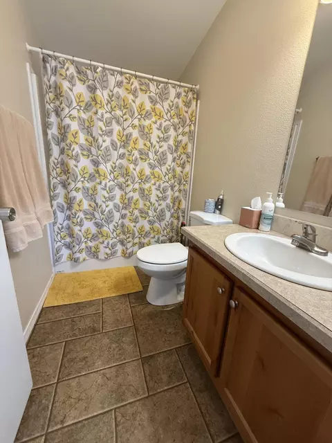 Bath - 2405 S Lower Boulder Rd, Boulder, UT 84716 photo 12 of 14