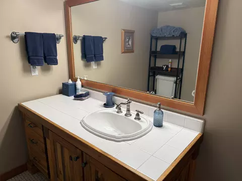 Bath - 2405 S Lower Boulder Rd, Boulder, UT 84716 photo 9 of 14