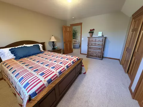Bedroom - 2405 S Lower Boulder Rd, Boulder, UT 84716 photo 6 of 19