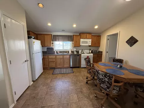 Kitchen - 2405 S Lower Boulder Rd, Boulder, UT 84716 photo 7 of 8