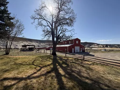Exterior - 2405 S Lower Boulder Rd, Boulder, UT 84716 photo 8 of 12