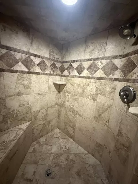Bath - 2405 S Lower Boulder Rd, Boulder, UT 84716 photo 2 of 14