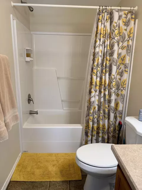 Bath - 2405 S Lower Boulder Rd, Boulder, UT 84716 photo 11 of 14