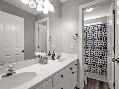 Bath - 754 Cherry Cir, Washington, UT 84780 photo 5 of 5