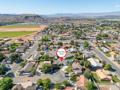 View/Area - 754 Cherry Cir, Washington, UT 84780 photo 2 of 12