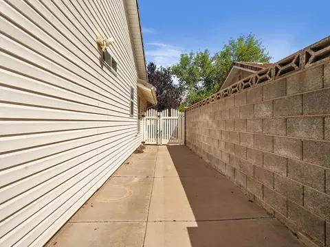 Exterior - 754 Cherry Cir, Washington, UT 84780 photo 13 of 14