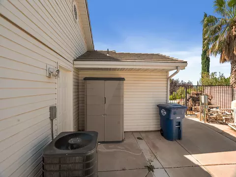 Exterior - 754 Cherry Cir, Washington, UT 84780 photo 12 of 14