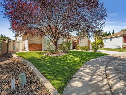 Exterior - 754 Cherry Cir, Washington, UT 84780 photo 4 of 14