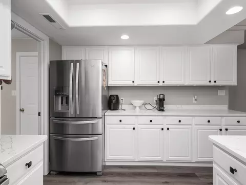 Kitchen - 754 Cherry Cir, Washington, UT 84780 photo 3 of 3
