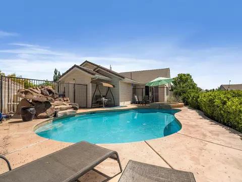 Exterior - 754 Cherry Cir, Washington, UT 84780 photo 8 of 14