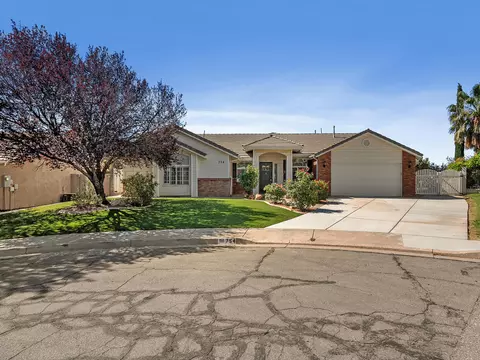 Exterior - 754 Cherry Cir, Washington, UT 84780 photo 3 of 14