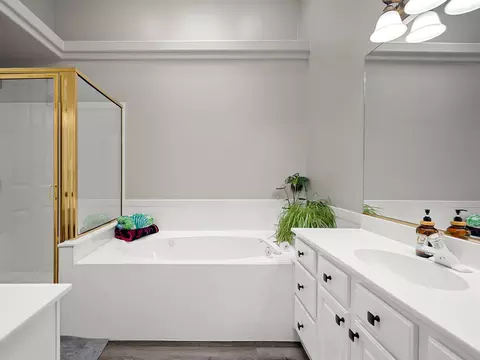 Bath - 754 Cherry Cir, Washington, UT 84780 photo 1 of 5