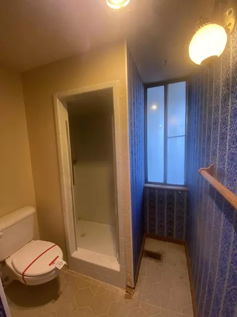 Bath - 982 Spruce St, Cedar City, UT 84720 photo 2 of 5