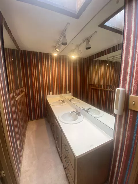 Bath - 982 Spruce St, Cedar City, UT 84720 photo 3 of 5