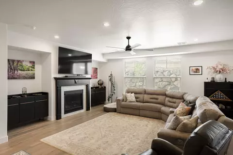 Living - 1432 E Toliman Way, Washington, UT 84780 photo 1 of 2