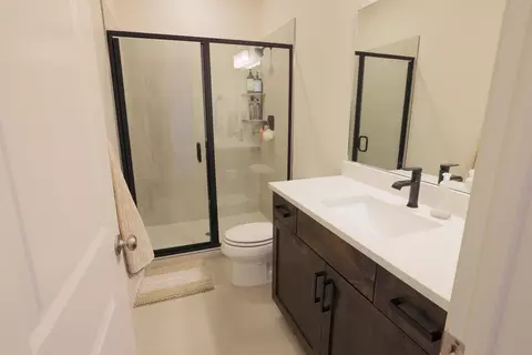 Bath - 1432 E Toliman Way, Washington, UT 84780 photo 3 of 4