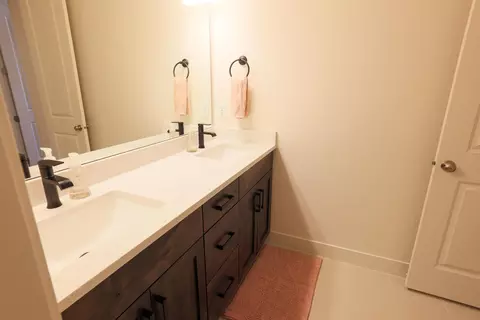 Bath - 1432 E Toliman Way, Washington, UT 84780 photo 4 of 4