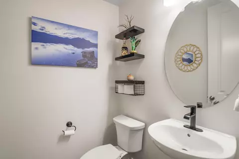 Bath - 1432 E Toliman Way, Washington, UT 84780 photo 6 of 7