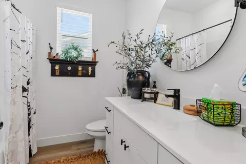 Bath - 2807 N Rosie Lp Lp, Cedar City, UT 84721 photo 1 of 2